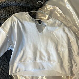 White cropped forever 21 sweatshirt.